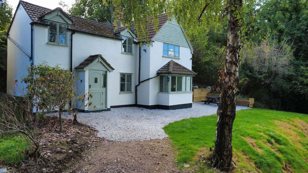 Property photo 2 of 18