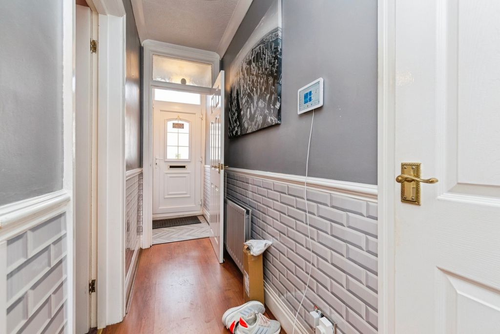 Property photo 2 of 14 Photo