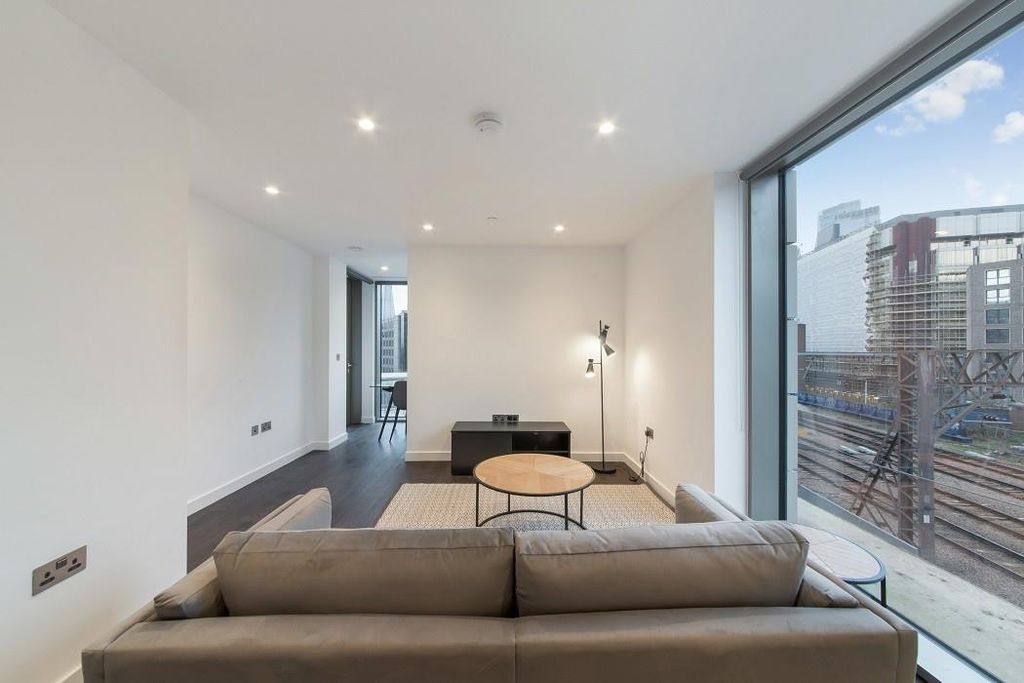 Property photo 2 of 8 Reception