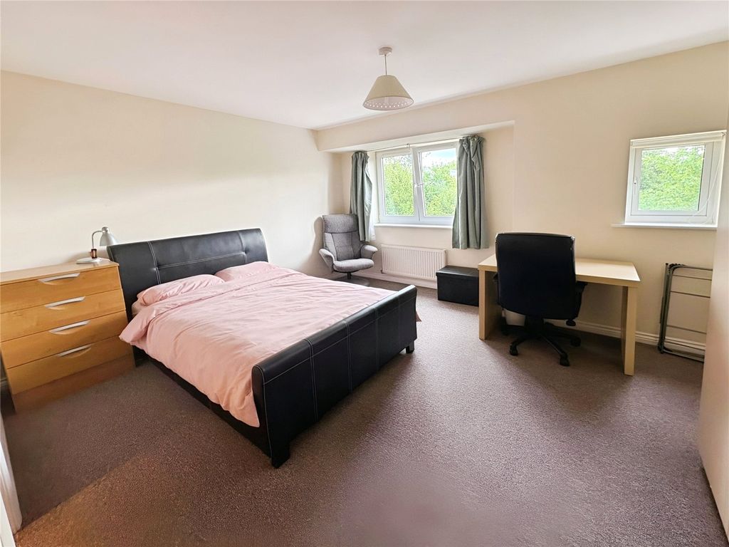 Property photo 2 of 7 Bedroom