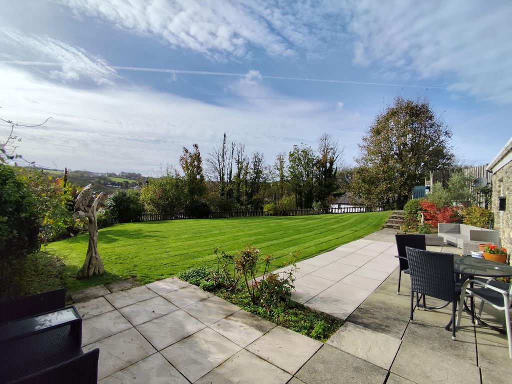 Property photo 2 of 24 Garden