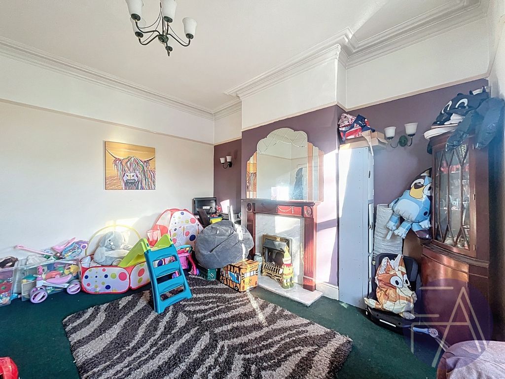 Property photo 3 of 17 4702983