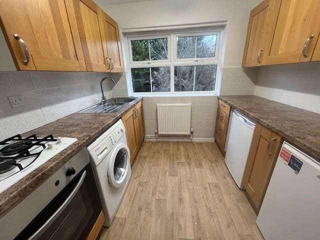 Property photo 3 of 7 Kitchen