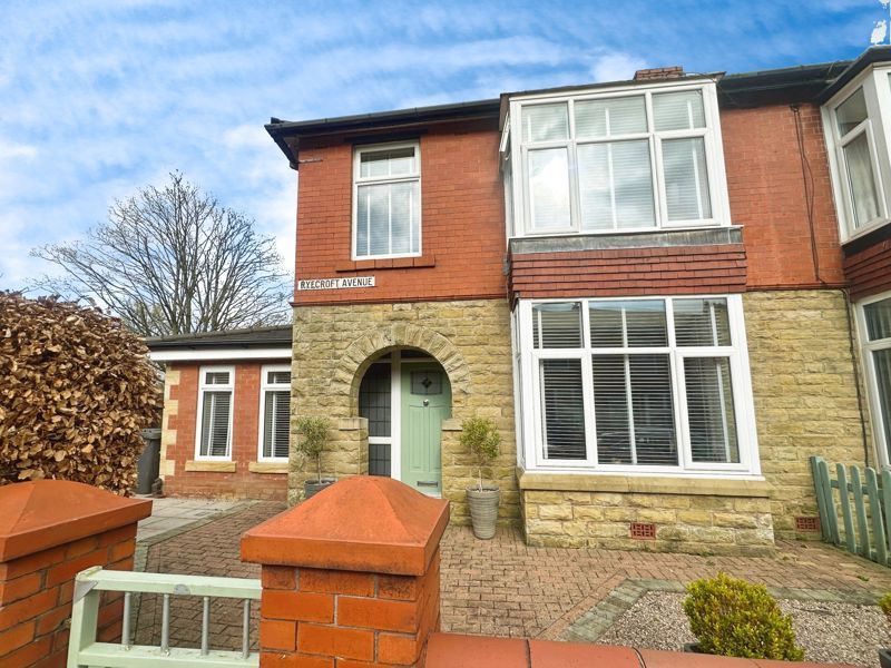 Property photo 1 of 16 External