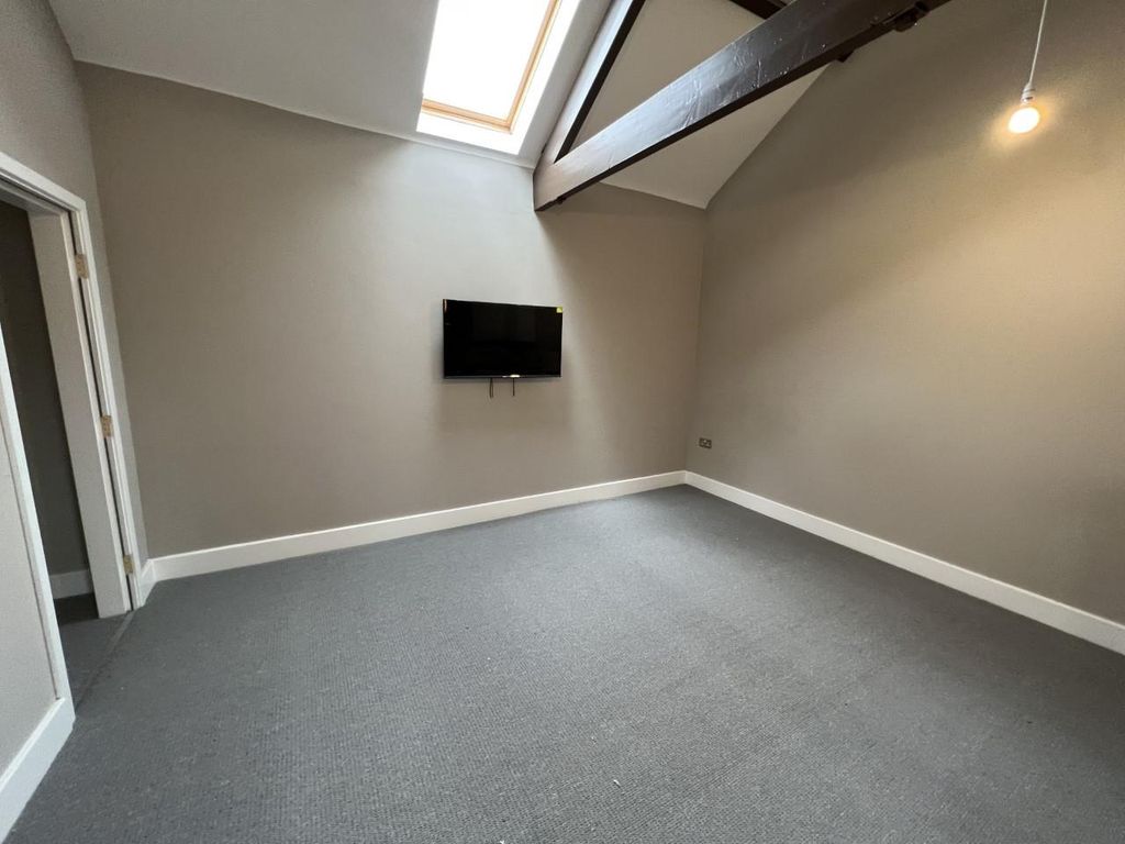 Property photo 3 of 5 6 Bedford 3.Jpg