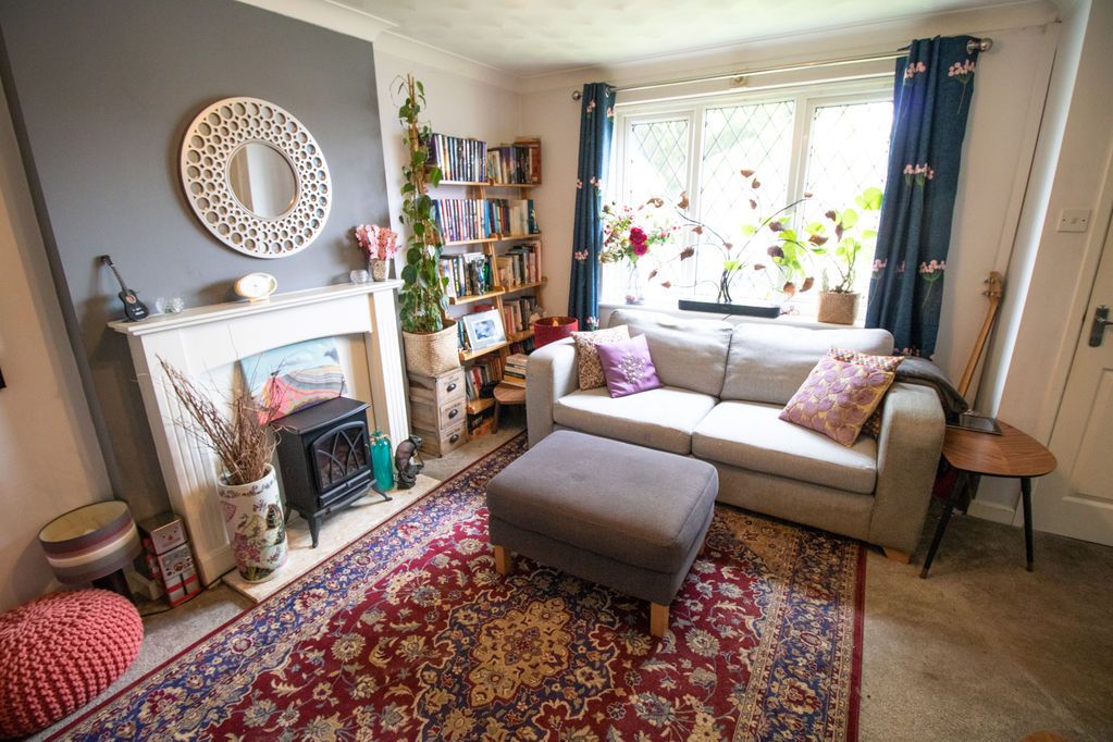 Property photo 2 of 16 Lounge