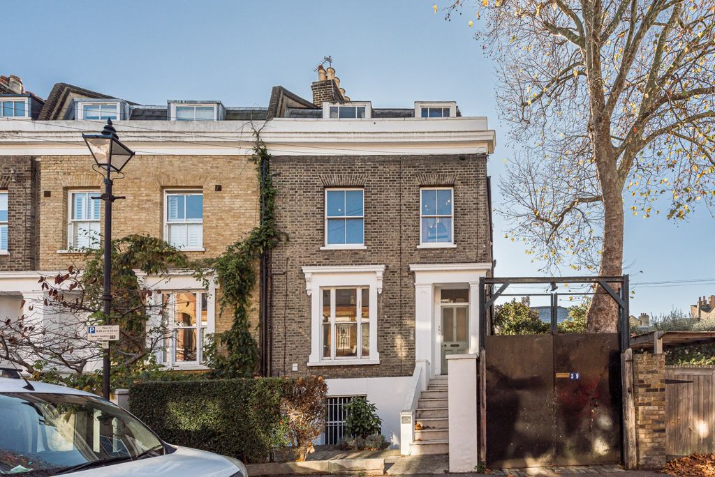 Property photo 3 of 10