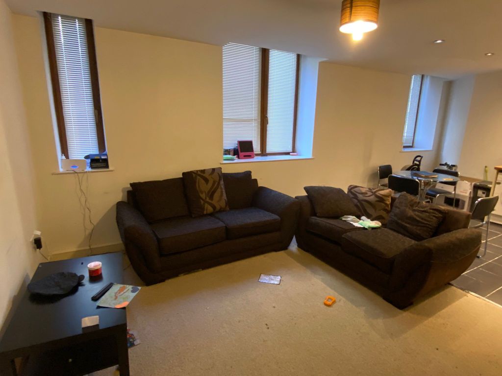 Property photo 2 of 8