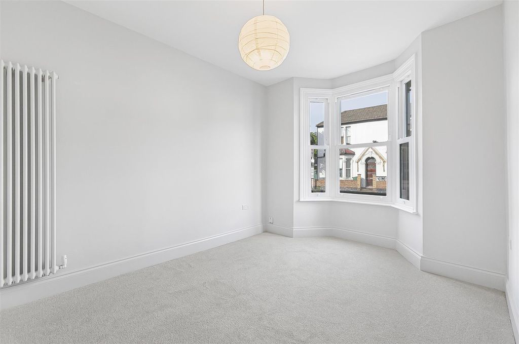 Property photo 3 of 60 3