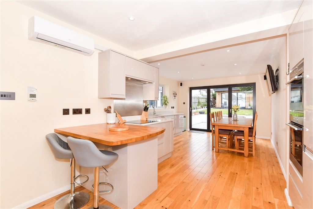 Property photo 3 of 12 Kitchen/Diner