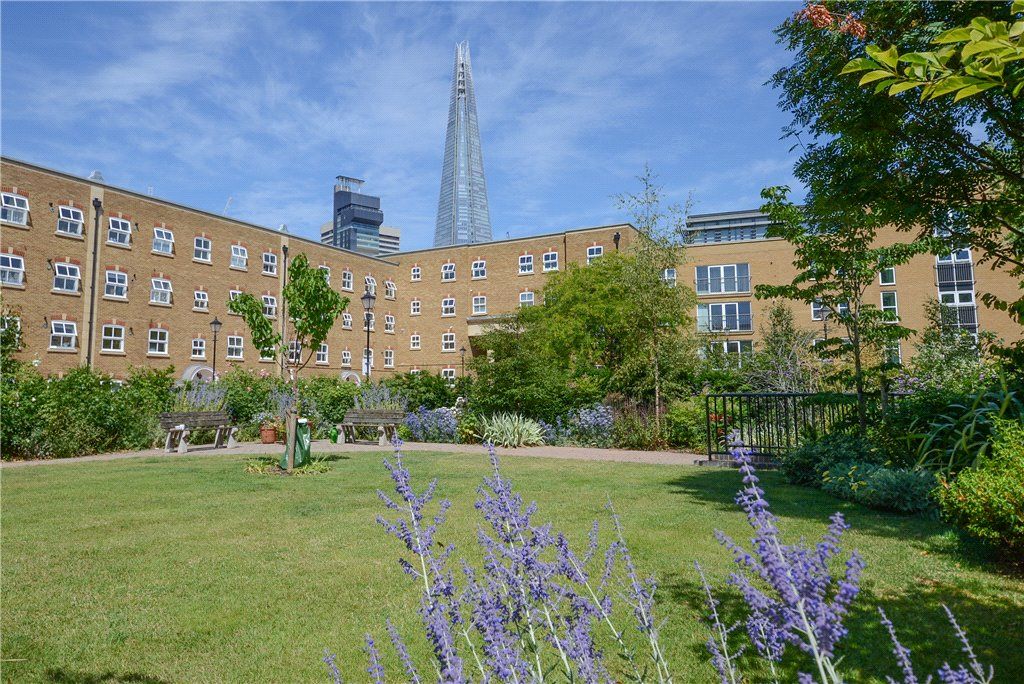 Property photo 3 of 4 Communal Gardens