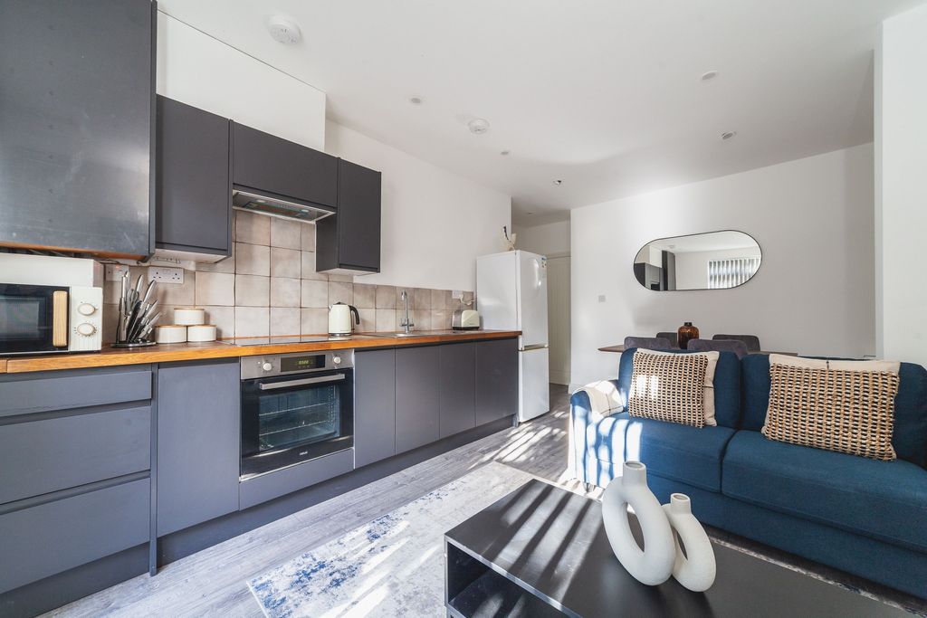 Property photo 2 of 21 Kitchen