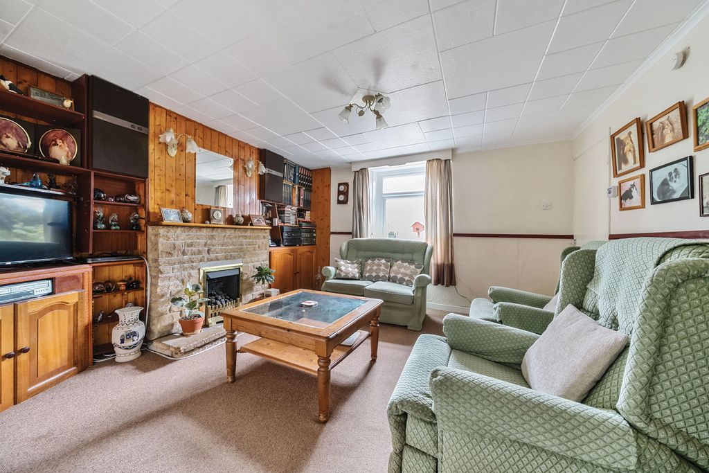 Property photo 3 of 18