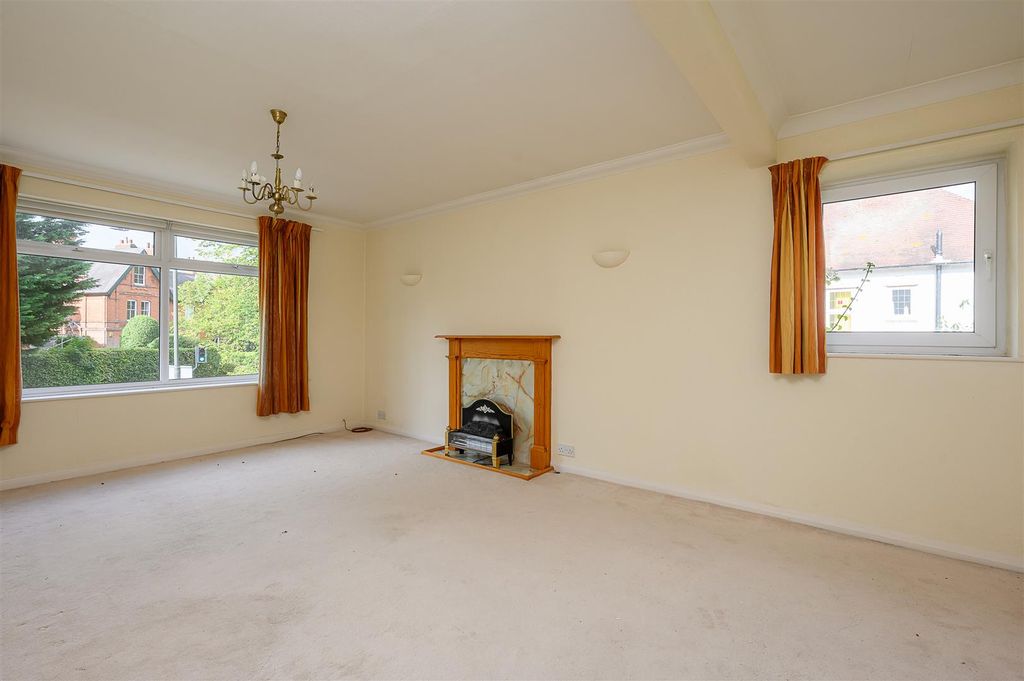 Property photo 2 of 23 152 Clifton
