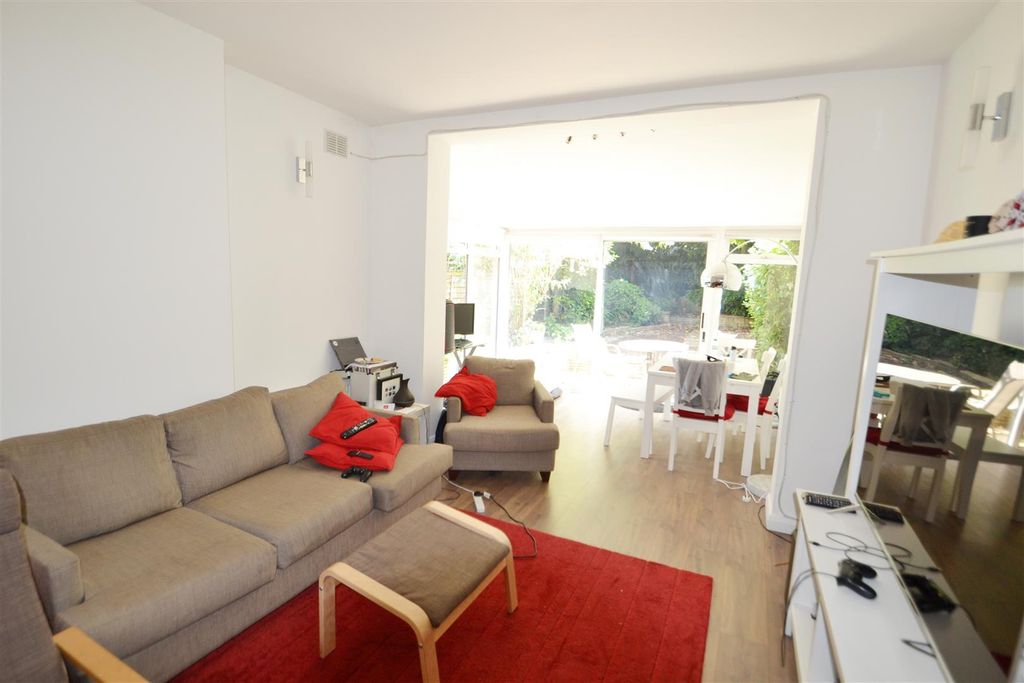 Property photo 1 of 8 Cavendish Avenue 29 Rec ..Jpg