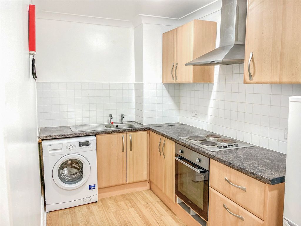 Property photo 2 of 7 Picture No. 15