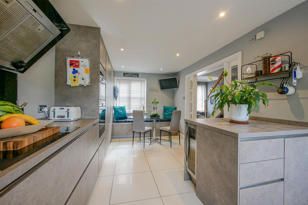 Property photo 2 of 17 Kitchen/Diner