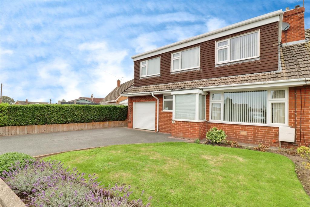 Property photo 2 of 26