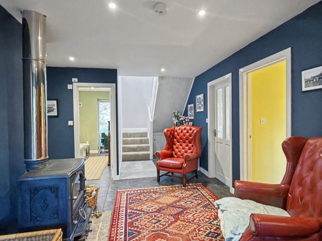 Property photo 3 of 27