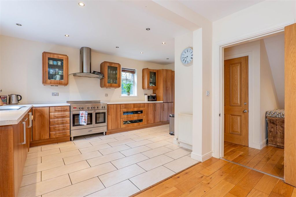 Property photo 3 of 49 Kitchen