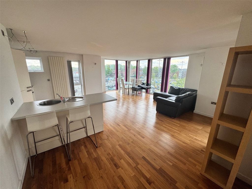 Property photo 2 of 11 Picture No. 20