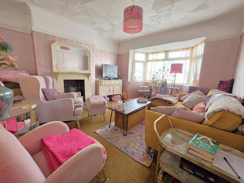 Property photo 3 of 19