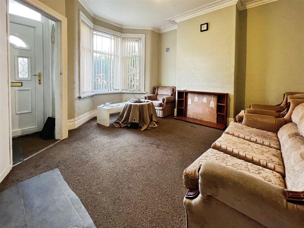 Property photo 2 of 20 Lounge