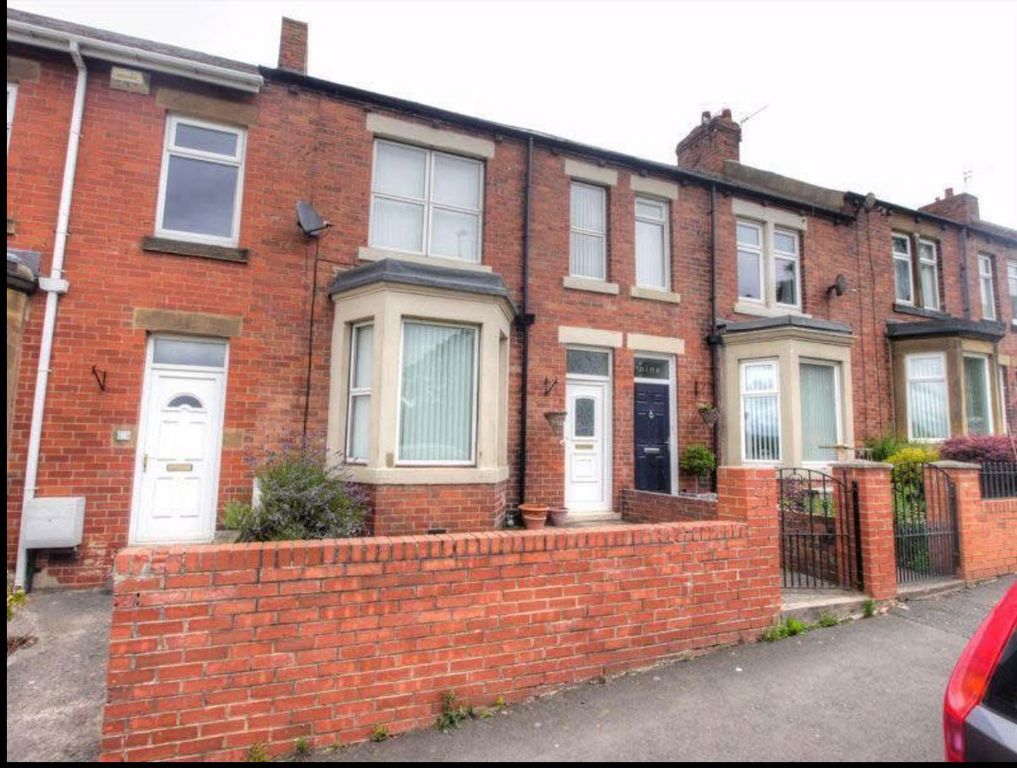 Property photo 1 of 8 4 Bedroom Terraced House To Let