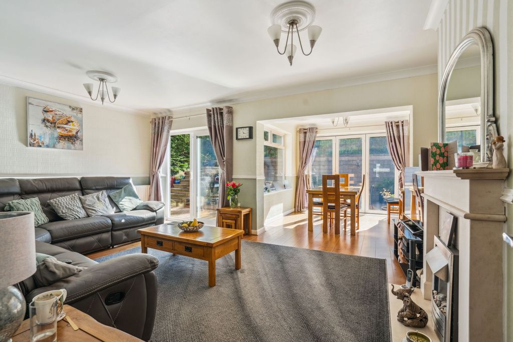 Property photo 2 of 23