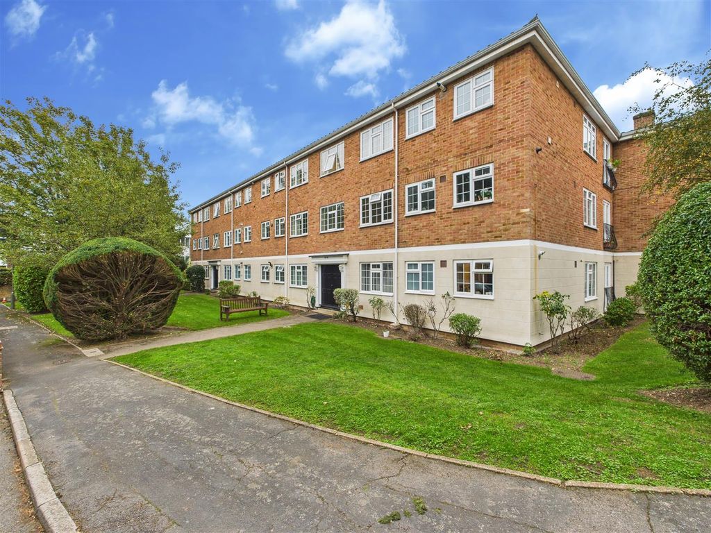 Property photo 1 of 8