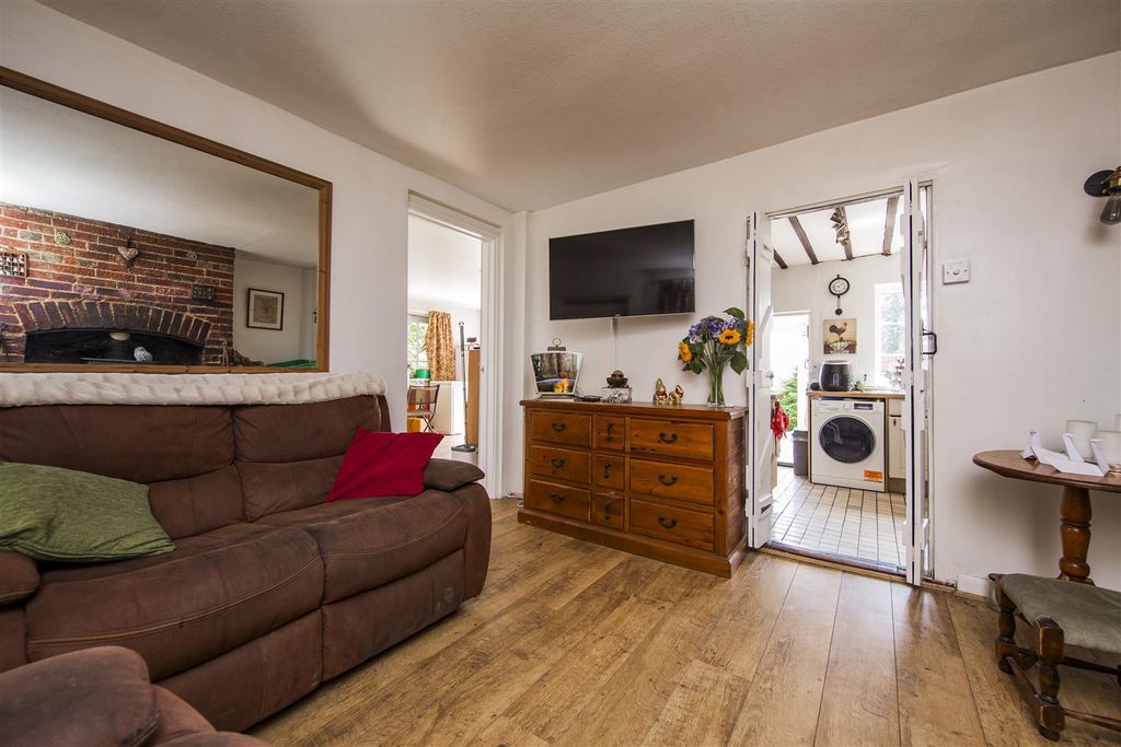Property photo 3 of 20 Sitting Room
