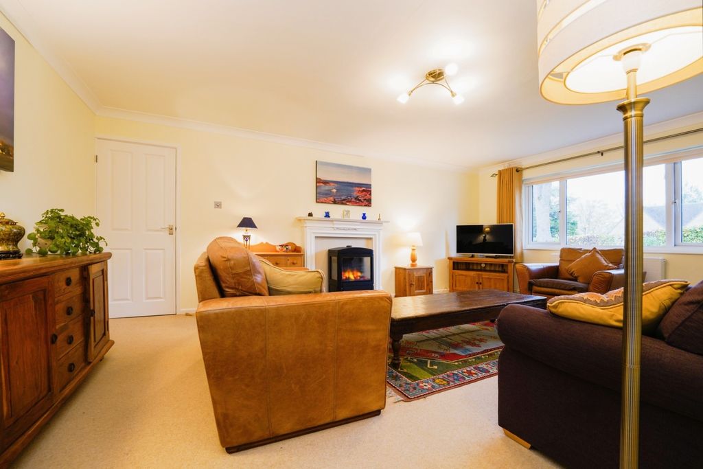 Property photo 3 of 10 Sitting Room