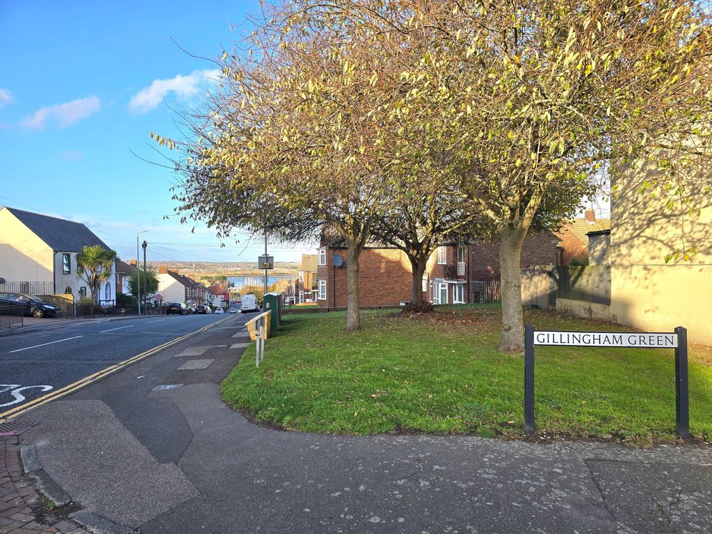 Property photo 3 of 20