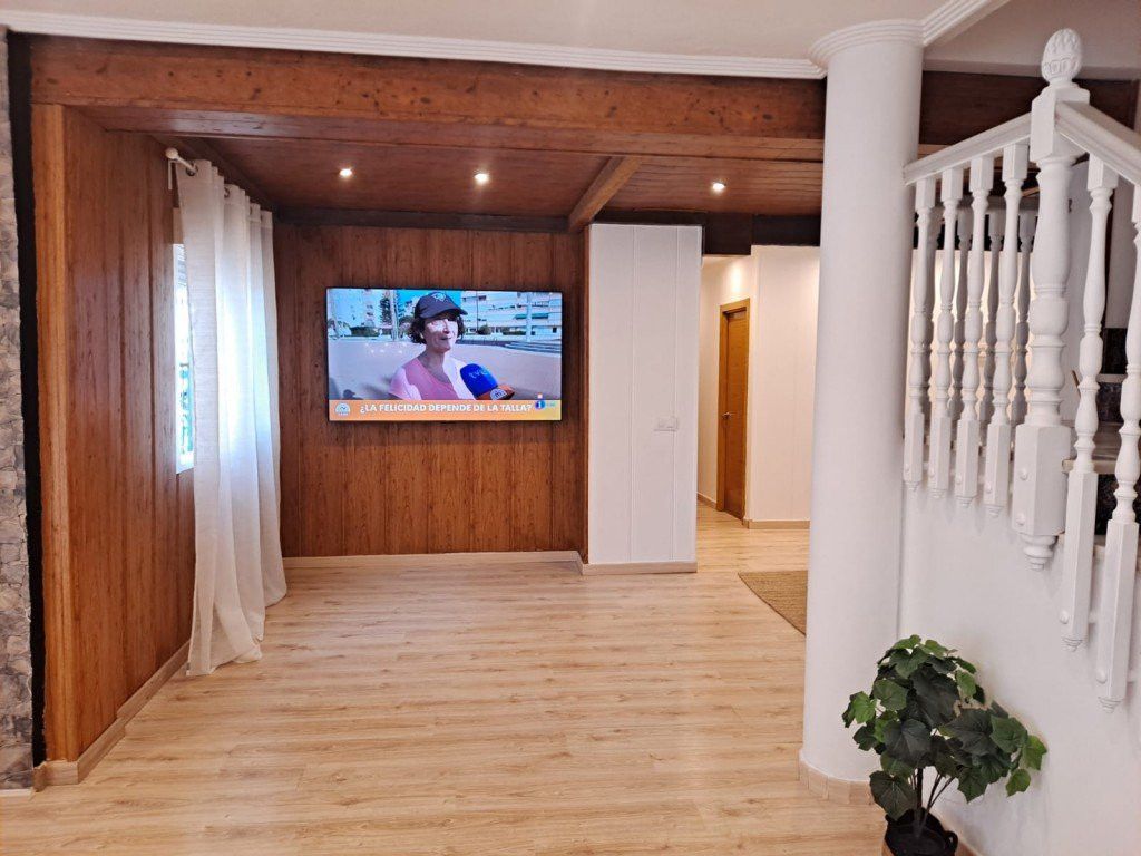 Property photo 3 of 49