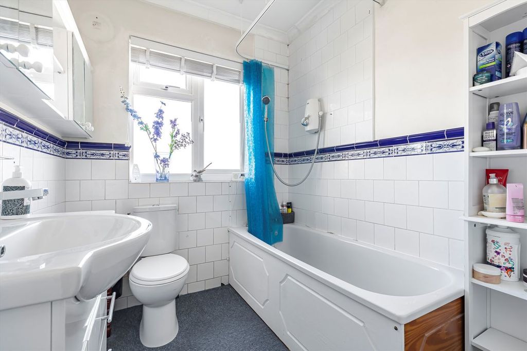 Additional image 7 of 3 bed semi-detached house for saleQueens Avenue, Hanworth TW13