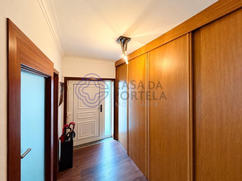 Property photo 2 of 42