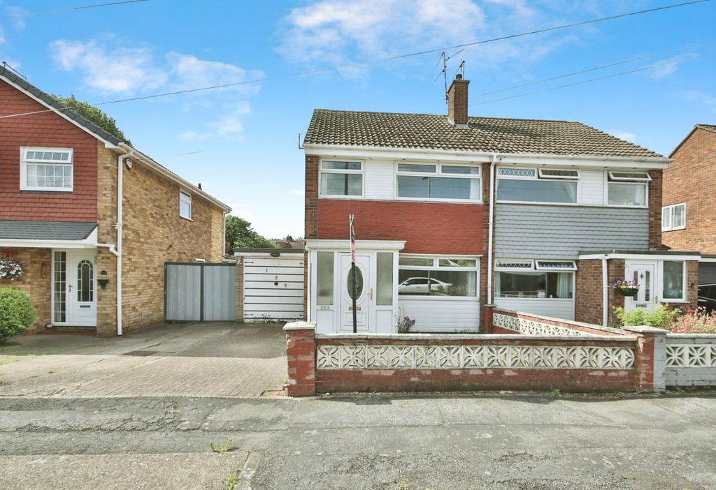 Property photo 3 of 15 4303907