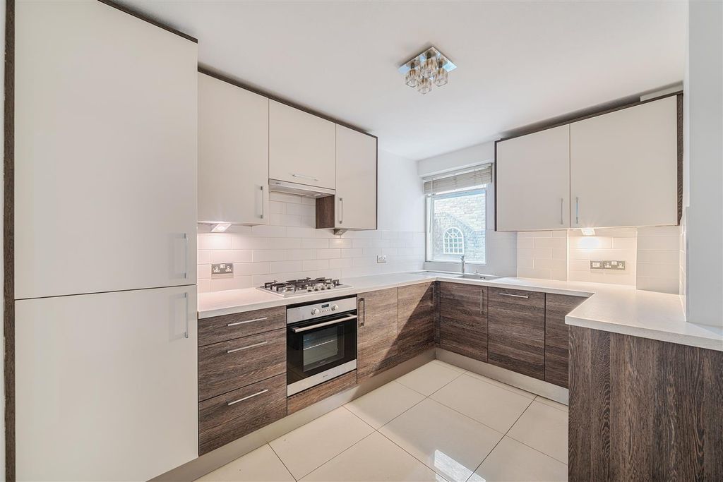 Property photo 3 of 15 1380253-8-690De1Df2d459.Jpg