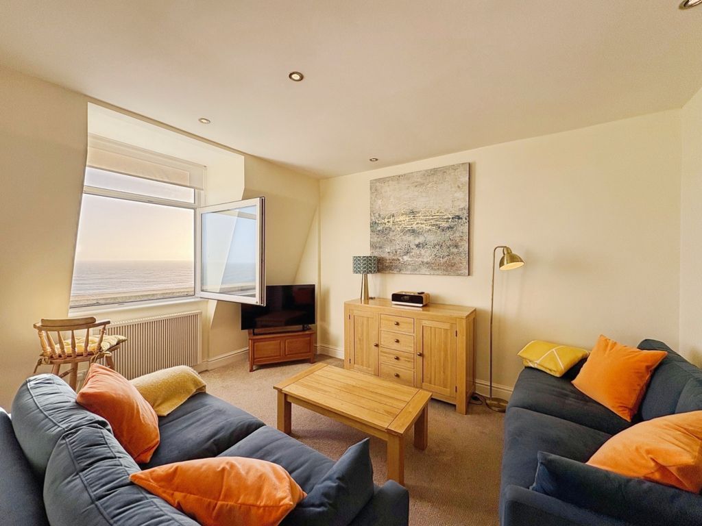 Property photo 2 of 29 Pbox-Living_Room-323448.Jpg