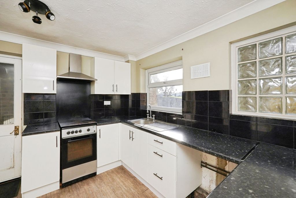 Property photo 3 of 24 Pbox-Img.Jpg
