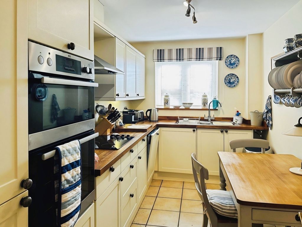 Property photo 3 of 11 Pbox-Img.Jpg