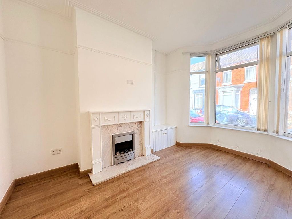 Property photo 3 of 8 Picture No. 13