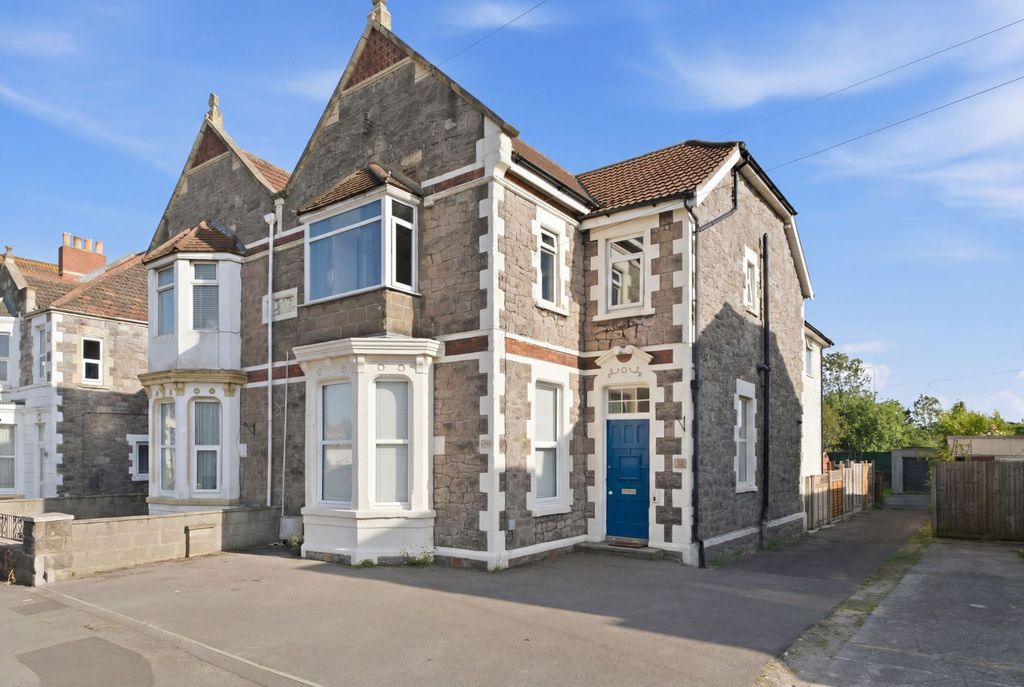 Property photo 1 of 30