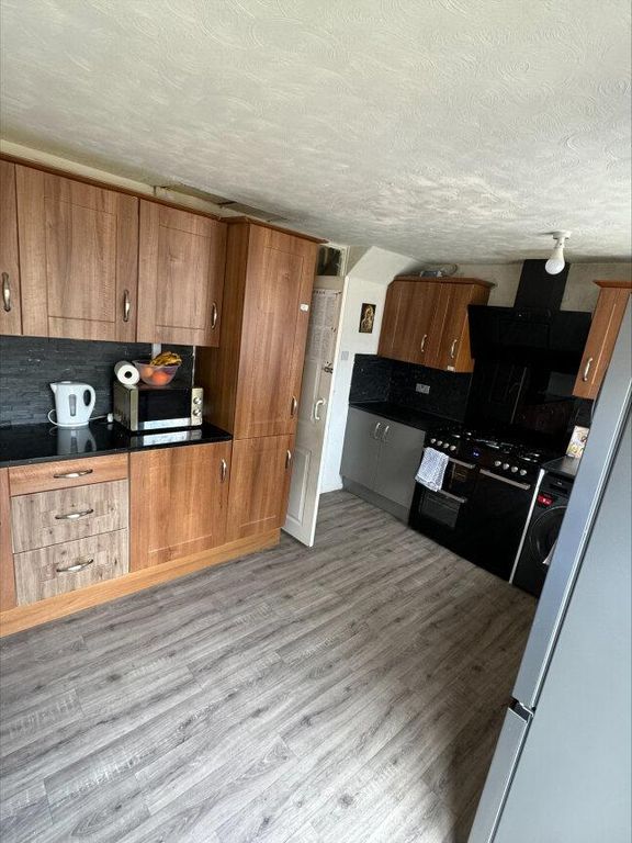 Property photo 3 of 11 265195ce-7406-4Cfe-9612-d93A02c17Ad4.Jpg