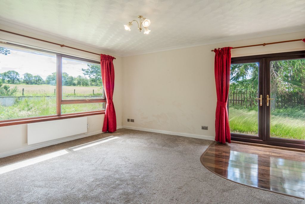Property photo 3 of 47