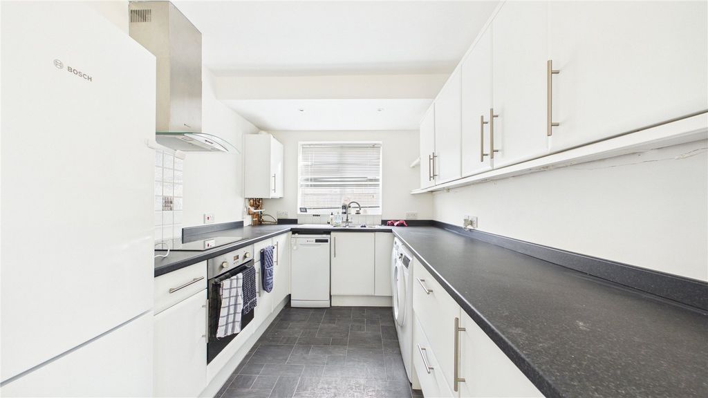 Additional image 4 of 2 bed bungalow for saleLightwater, Surrey GU18