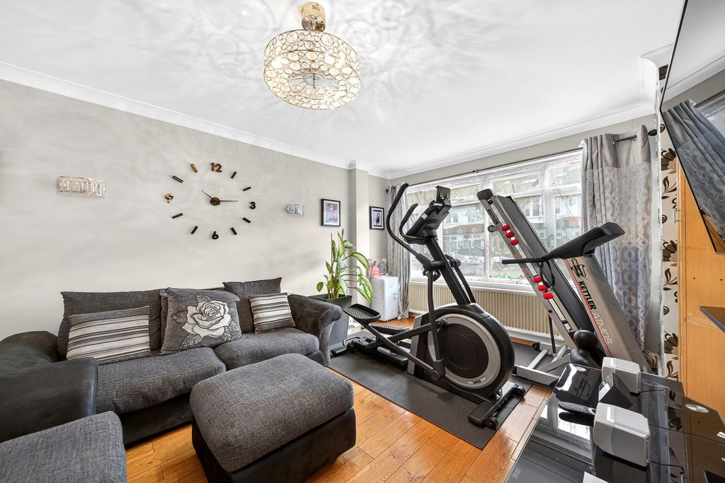 Property photo 2 of 11