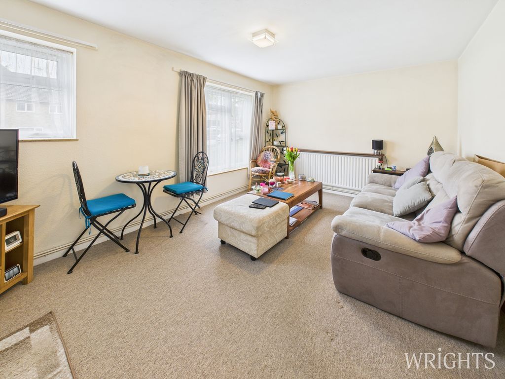 Property photo 3 of 6 Cam02796G0-Pr0380-Still001