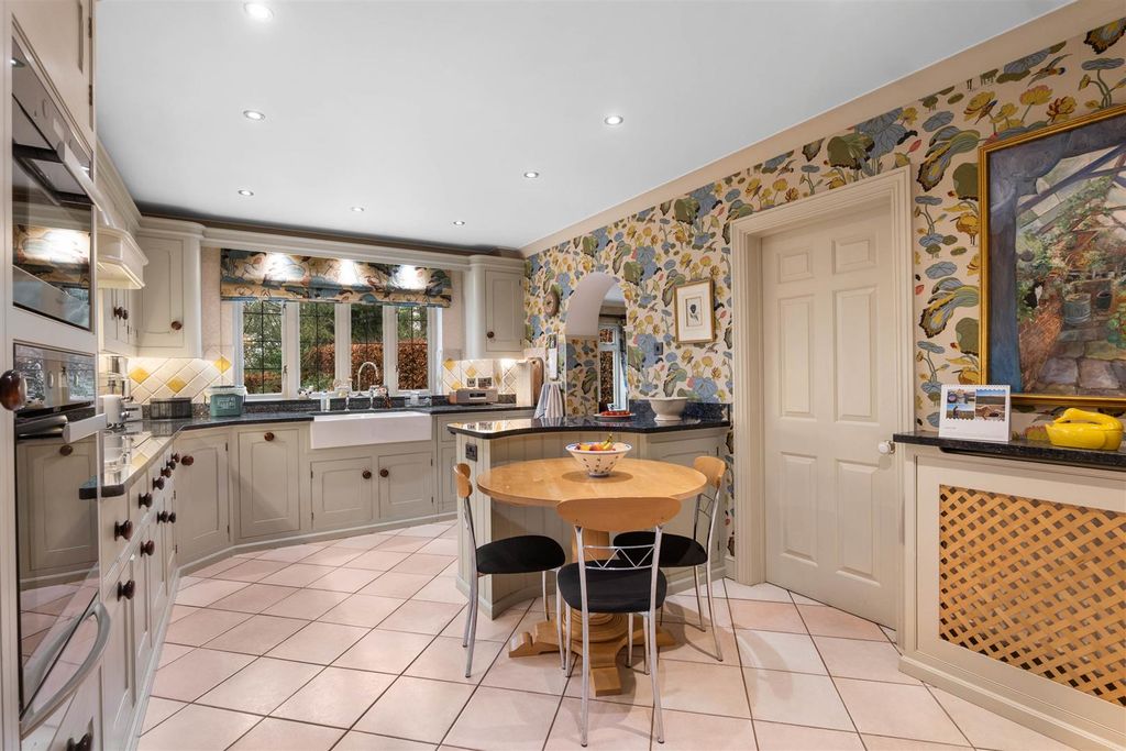 Property photo 3 of 22