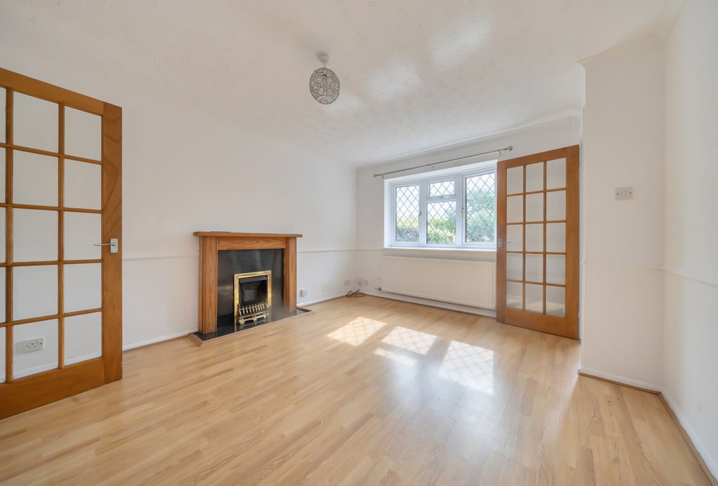 Property photo 2 of 14 1466333-12-6A0Eca...